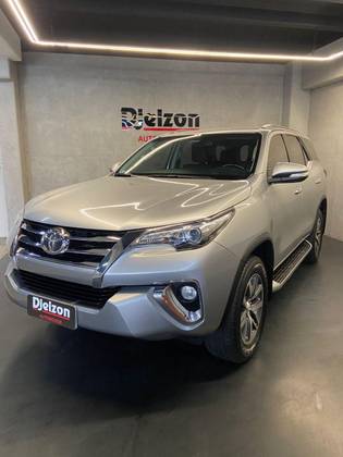 TOYOTA HILUX SW4 2.8 SRX 4X4 16V TURBO INTERCOOLER DIESEL 4P AUTOMÁTICO